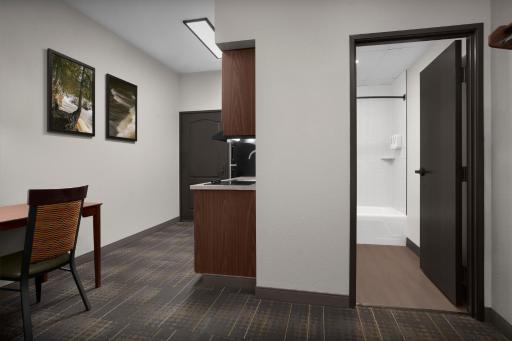 The Suites Hotel at Waterfront Plaza - Housity