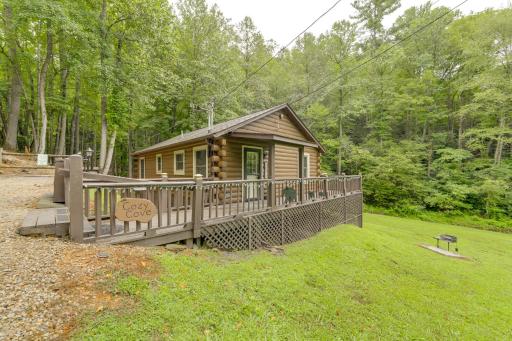 Cosby Cozy Cove Escape with Deck and Fire Pit! - Housity