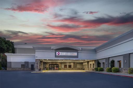 Best Western Plus Clemson Hotel & Conference Center - Housity
