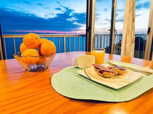 Oceanfront Apartment with Panoramic Seaview - Housity