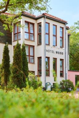 Hotel Weiss - Housity