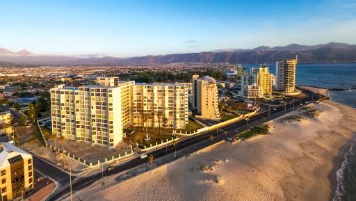 Ashley on Beach - Housity