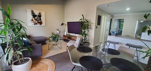 Beachfront Coastal Sea Salty Air 1bd Scarborough Beach! - Housity