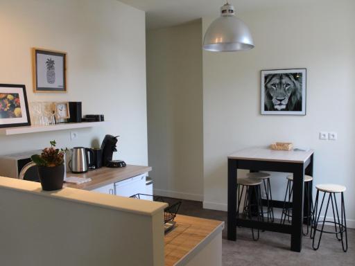 Appartement Central à Briey : 2 Ch, Cuisine équipée, Proche Commerces et Activités - FR-1-584-105 - Housity