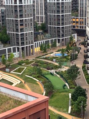 Stylish 2BR Apartment Near Wembley Stadium - Balcony & Parking - Housity