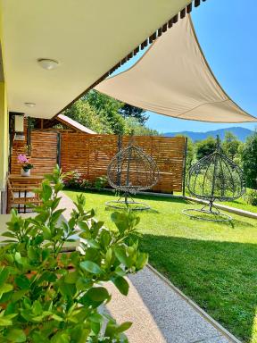 Cozy & Chic - Apartment with a private patio - Housity