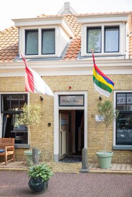 Hotel Buren - Housity