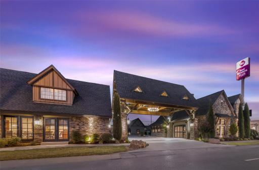 Best Western Plus Weatherford - Housity