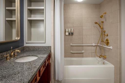 Harrah's Kansas City Hotel & Casino - Housity