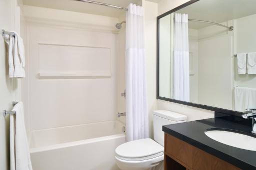 Pagoda Hotel - Housity