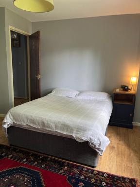 Double Room - Close to Airport - Housity