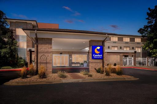 Comfort Inn & Suites Boulder - Housity