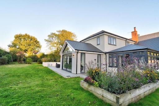 Stunning large house in Green Dunmow - Housity