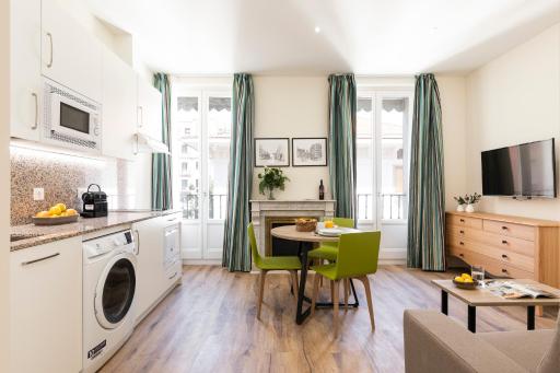 Apartamentos Blume Conde Aranda - Housity