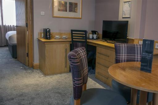 Best Western Premier Knowsley Suites Hotel & Spa - Housity