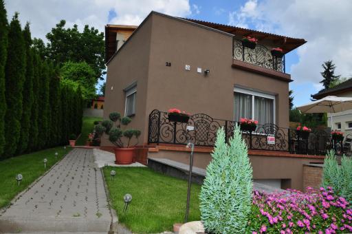 Farkas Apartman - Housity
