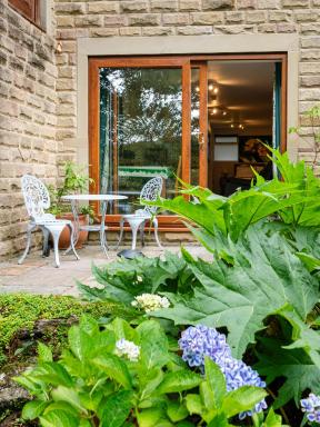 Wood Bank Studio Apartment - Housity