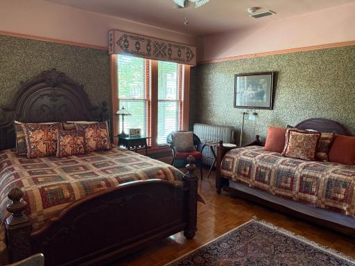 Amherst Inn - Housity