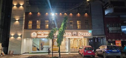 K & K Hotel - Housity