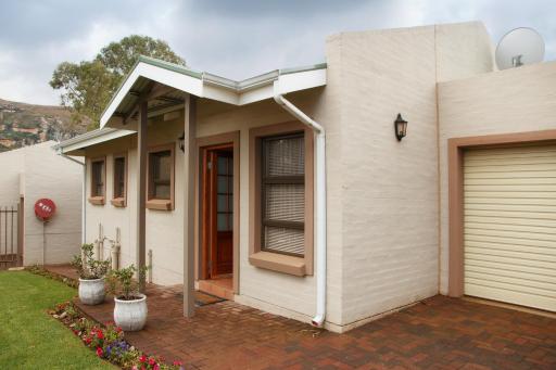 Clarens Cottage 2 - Housity