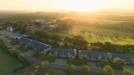 Hotel Olivewood - Housity