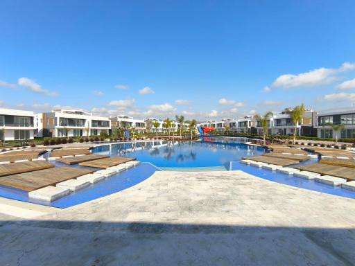 Thalassa Resort Luxury One-Bedroom Apartment - Housity