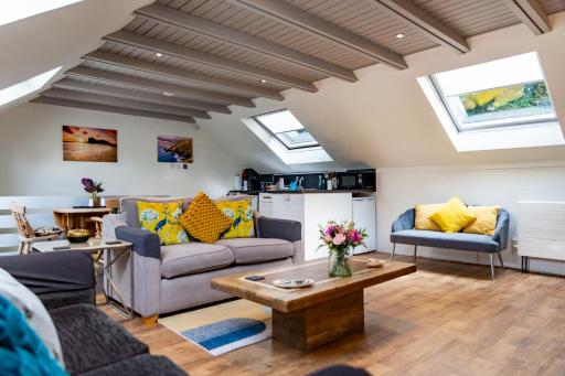 1 Bedroom studio with free parking - Housity