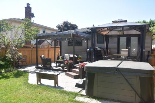 Spacious Suite with fireplace - Housity