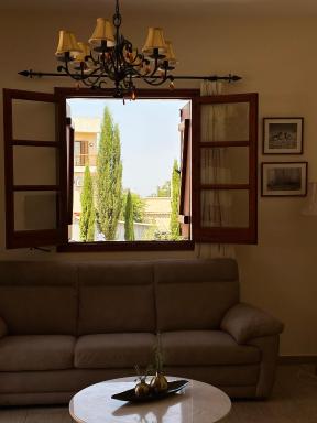 Villa Saint George Stone Costa Demetriou - Housity