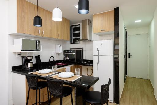 Apartamento Copacabana Vista Mar, quadra da praia. - Housity