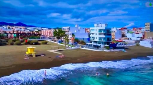 Hermoso edificio Frente al mar con gran terraza y hermosas vistas - Housity