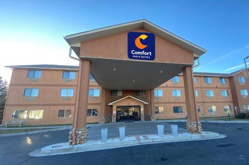 Comfort Inn & Suites Gunnison-Crested Butte - Housity
