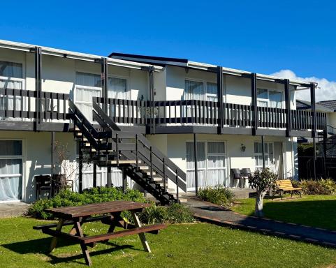 Parkside Motel and Apartments - Housity