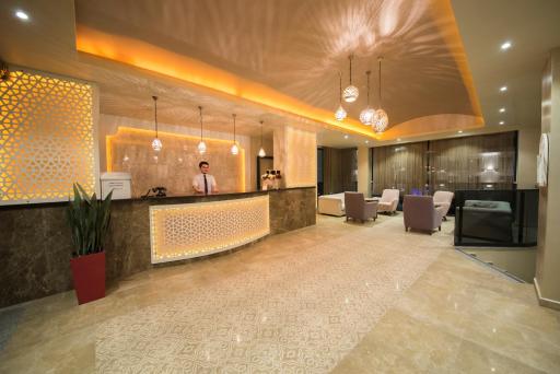 Montebello Deluxe Hotel - Housity