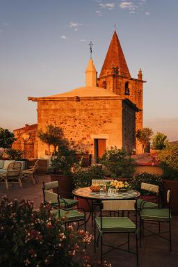 Palacio De Godoy Caceres, Curio Collection By Hilton - Housity