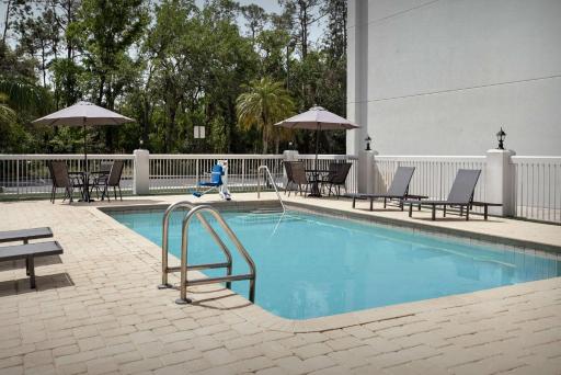 Brandon Center Hotel - Housity