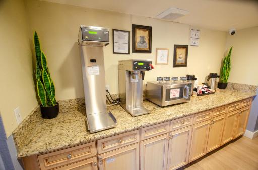 Super 8 by Wyndham Las Vegas North Strip/Fremont St. Area - Housity