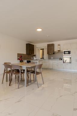 Luqa 3 bedroom penthouse T - Hizvo