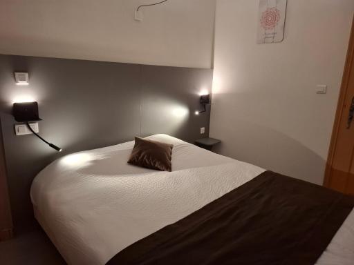 Logis Hotel Restaurant Auberge Les Rives de l'Arzon - Housity