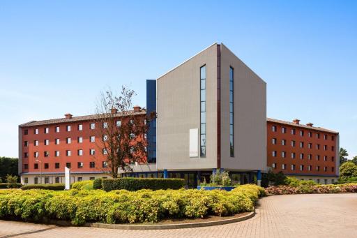 Zeus Essence Dolce by Wyndham Milan Malpensa - Housity