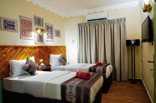 Sandra Hotel - Housity