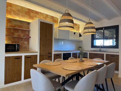 Can Pou, charming village house in Girona - Housity