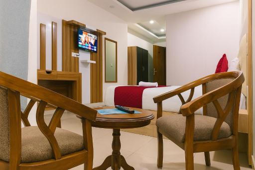 Sampat Royal Cafe - Housity