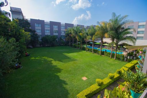 Tamarind Tree Hotel - Housity