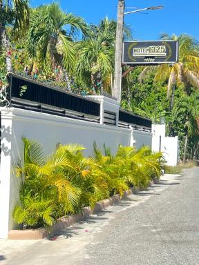 Hotel1325 - Housity