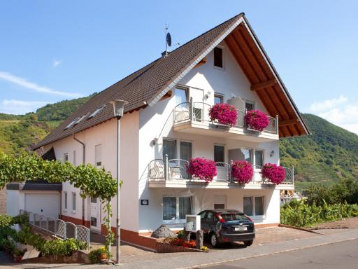 Ferienweingut Klaus Thiesen Gästezimmer und Apartments - Housity