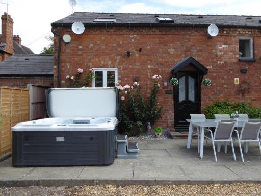 Falstaff Cottage for up to 5, Stratford upon Avon - Housity