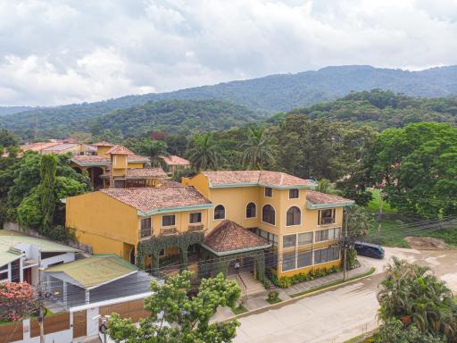 Apart Hotel La Cordillera - Housity