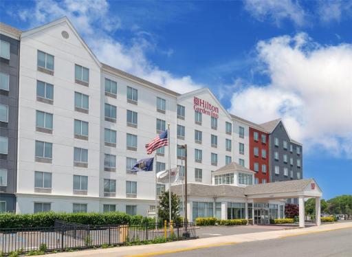 Hilton Garden Inn Queens/JFK - Housity