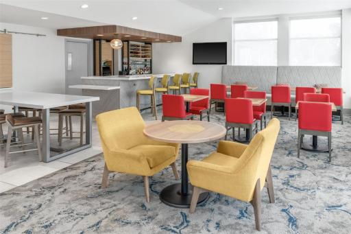 Hilton Garden Inn Queens/JFK - Housity